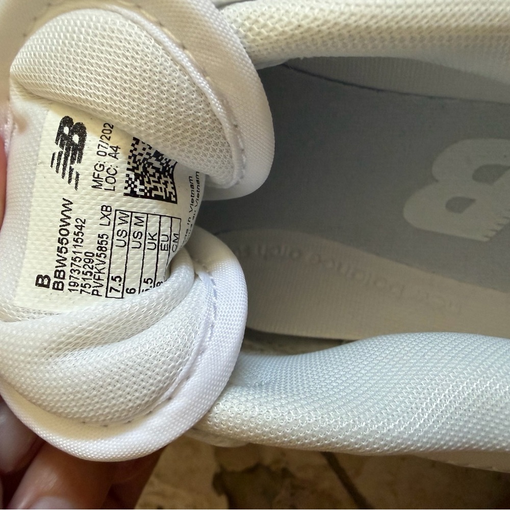 New Balance 550 Cream/White Leather Trainers - Picture 4 of 4